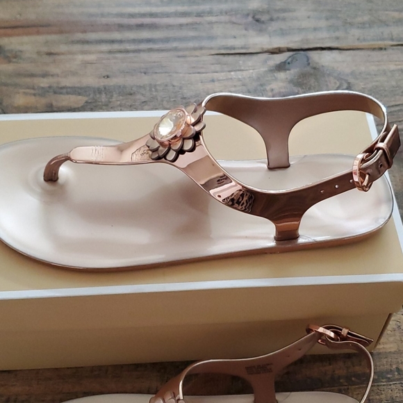 MICHAEL MICHAEL KORS Miley Rose Gold Metallic Sandal - Picture 5 of 9